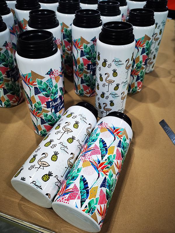 Acceptați imprimarea siglei OEM pe sticle de aluminiu de sublimare